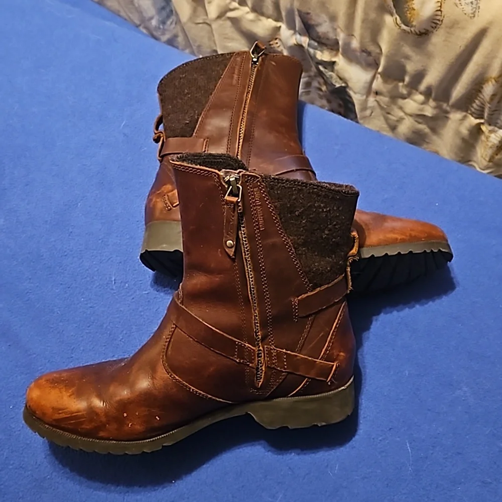 Teva De LA Vina Leather Boots - Picture 2 of 8